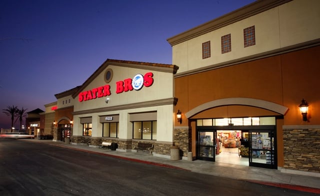 Stater Bros storefront in shopping center.