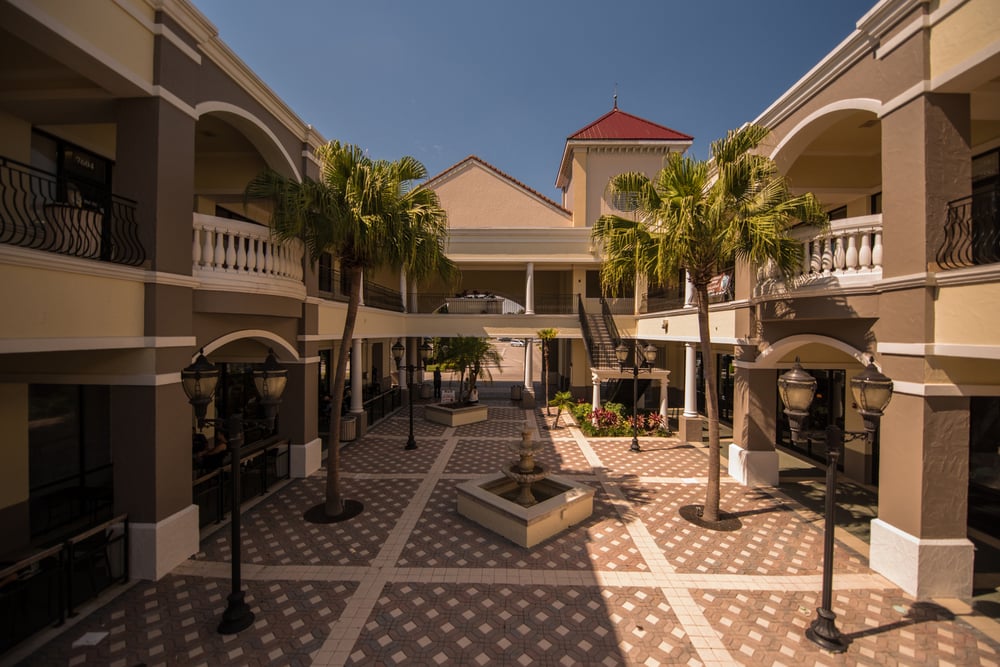 plaza-venezia-courtyard