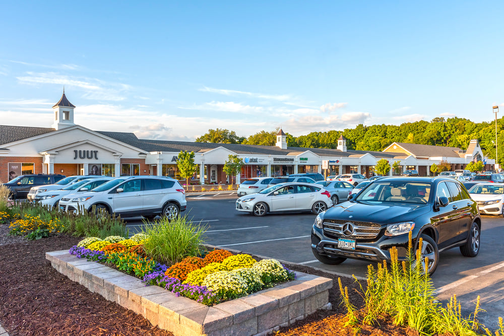 colonial-square-parking-lot