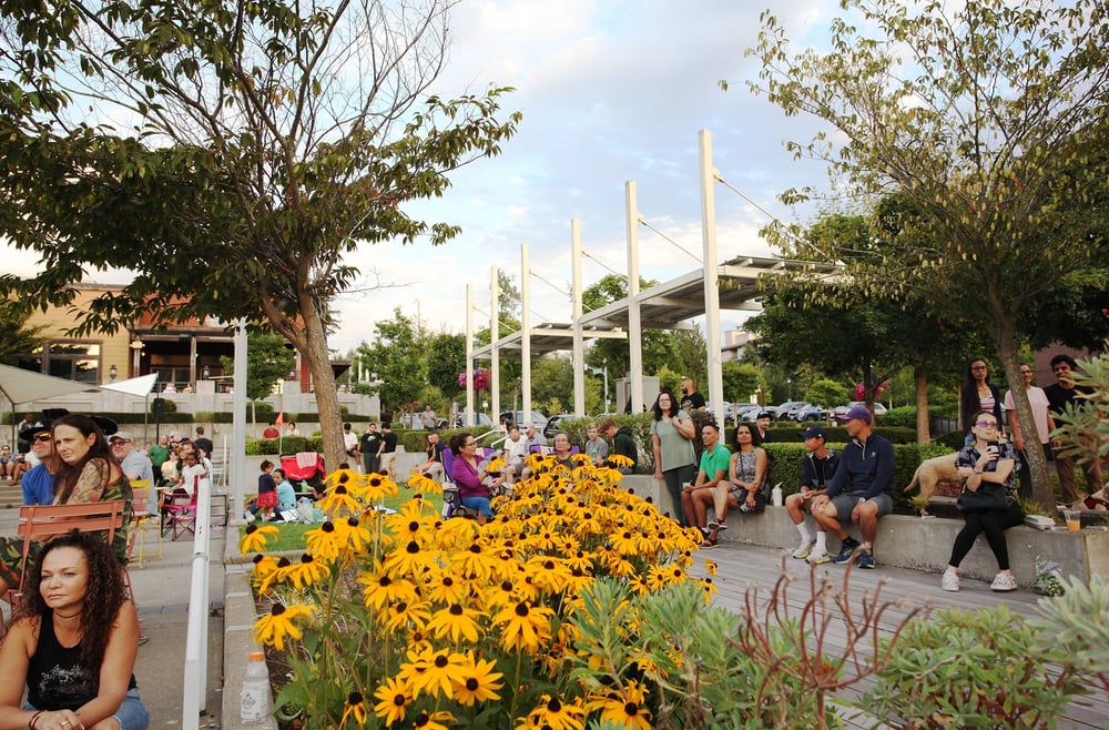 grand-ridge-plaza-courtyard