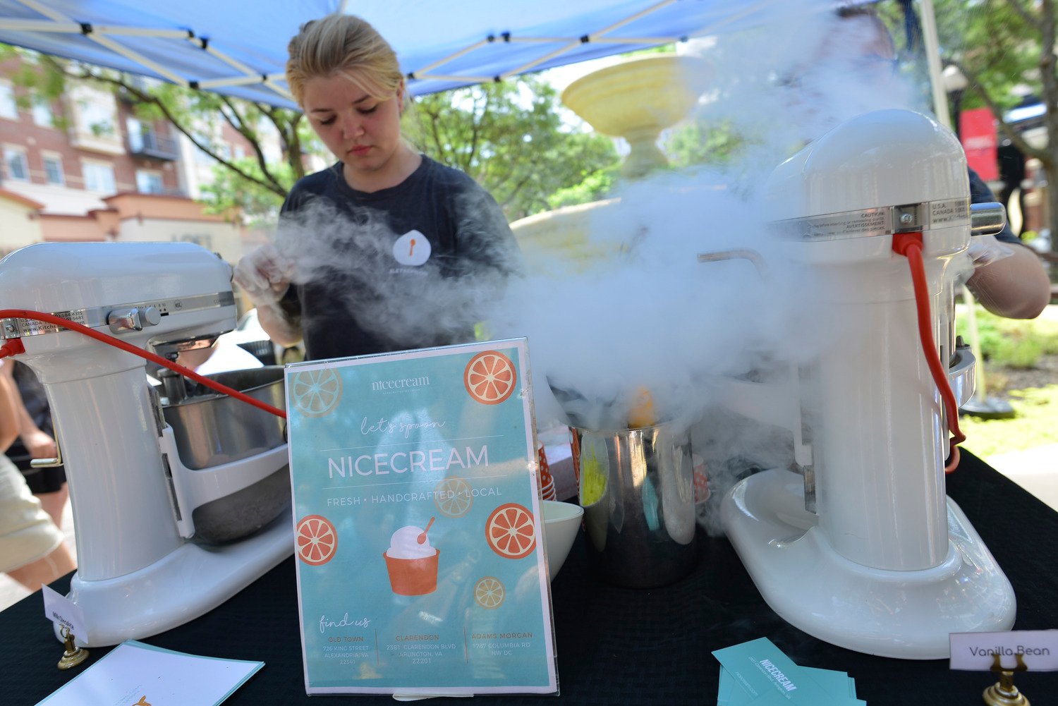 Nicecream nitrogen ice cream machine