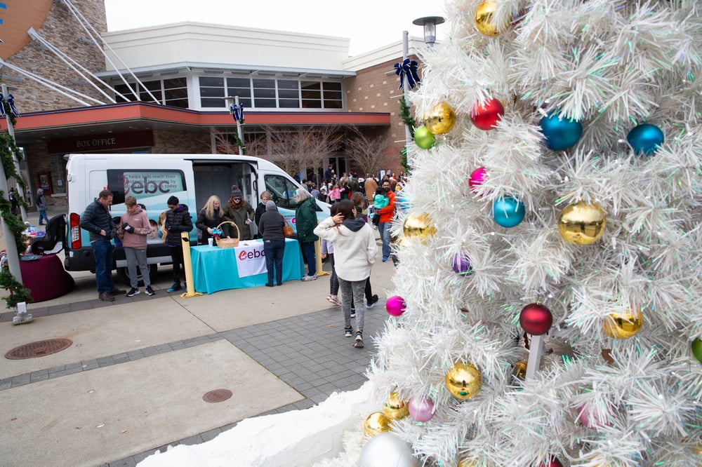 Grand Ridge Plaza Tree Lighting