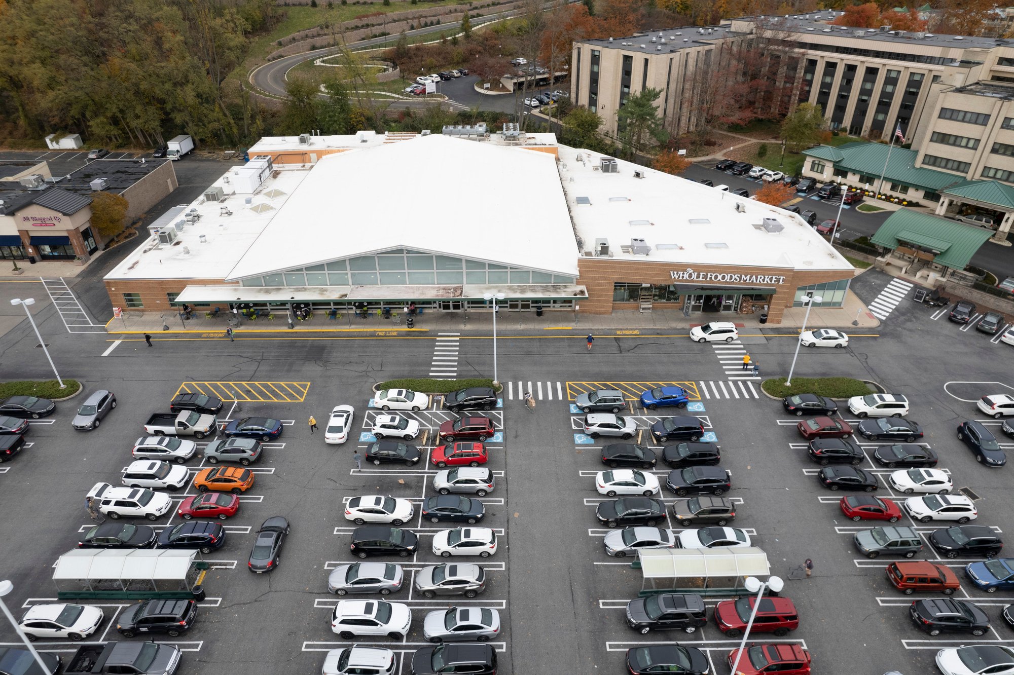 Regency Acquires Baederwood Shopping Center in JV with Charter Realty