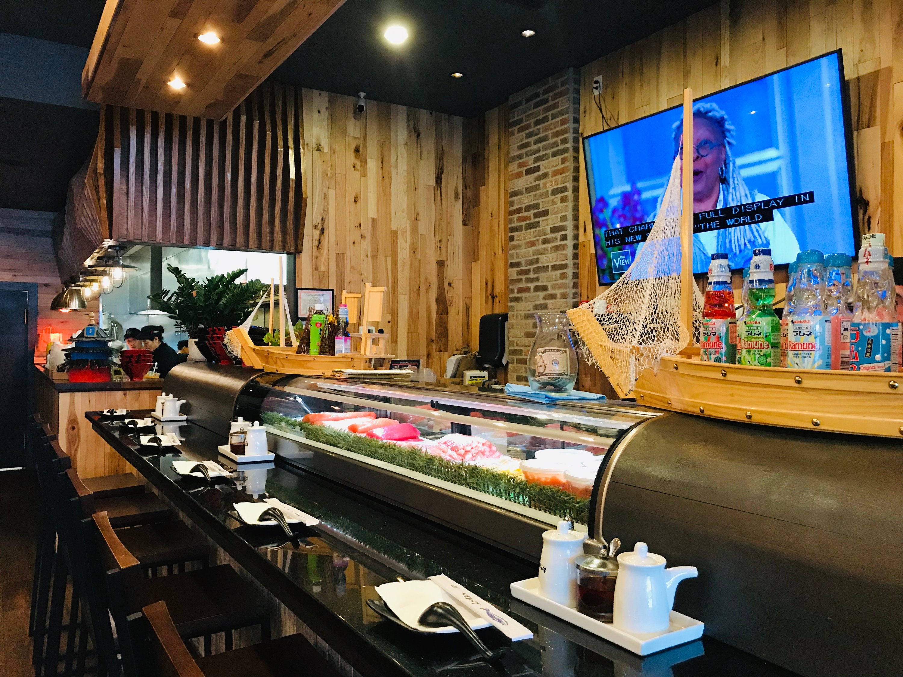 Hakata Ramen Brings Modern Asian Flair to Gateway Shopping Center