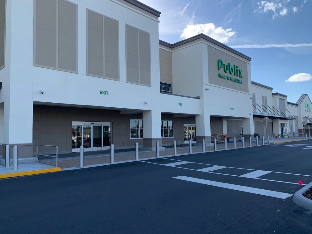 Bloomingdale Publix Exterior 3