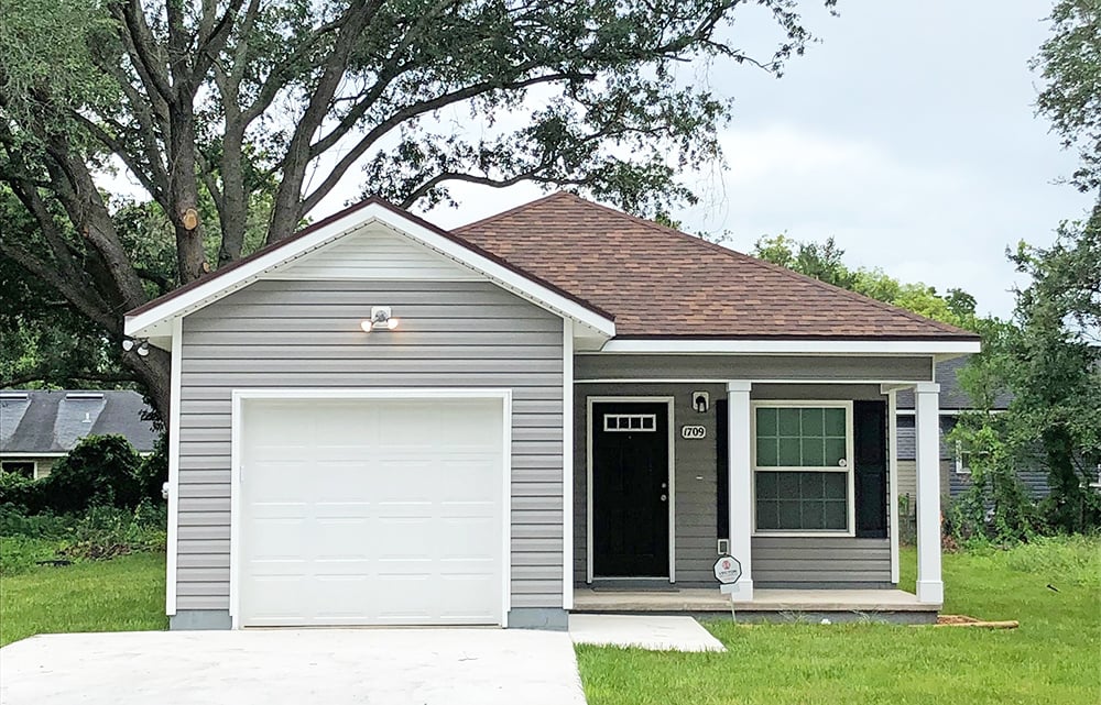 110 Regency Employees Help Construct Two HabiJax Homes