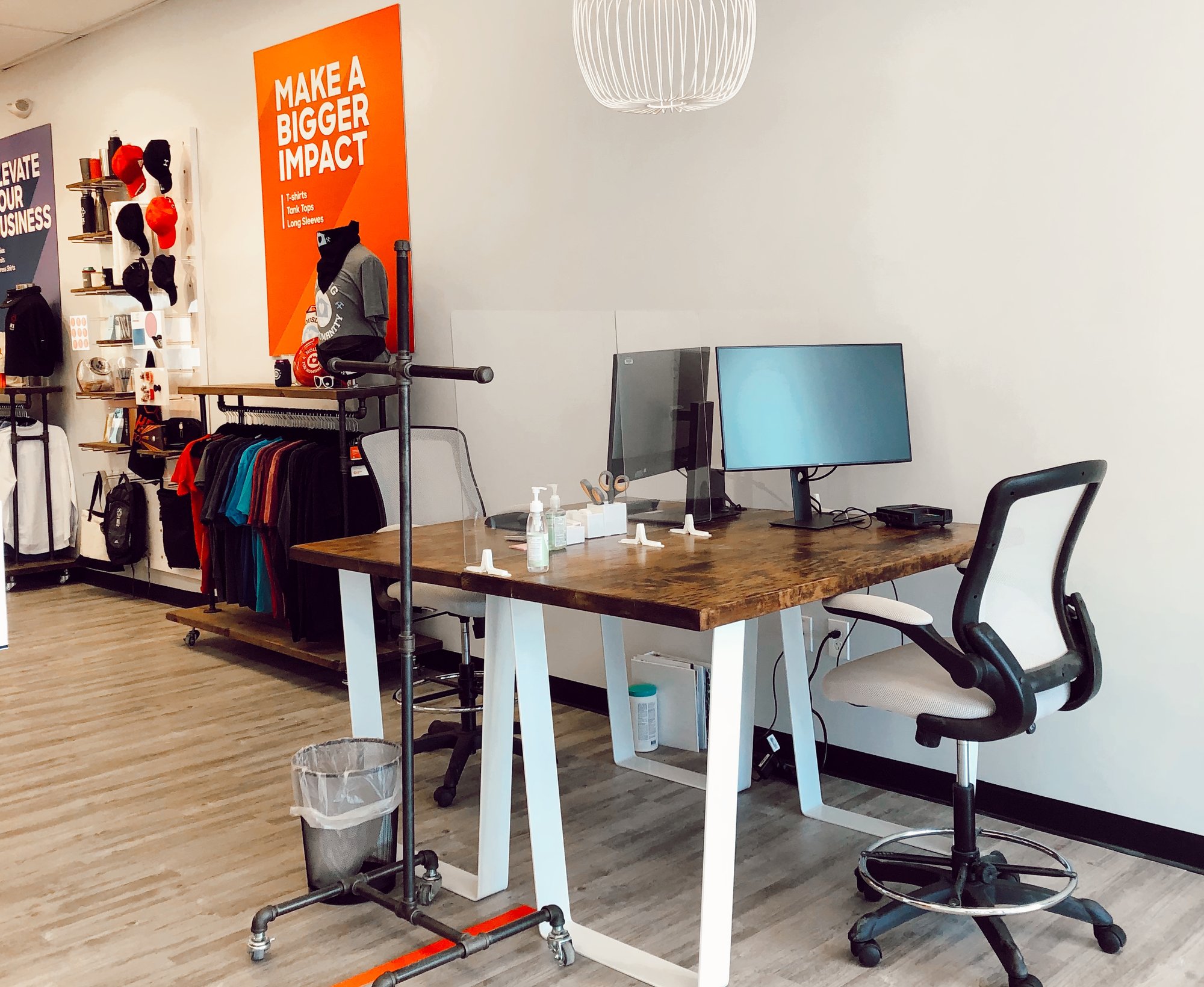 Custom Ink Opens BrickandMortar at Regency's Festival at Woodholme