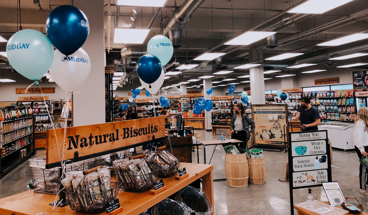 Popular Local Pet Store 'Mud Bay' Opens at Regency's Roosevelt Square